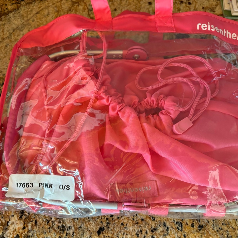 Reisenthel vintage NWT #17663 pink carry bag